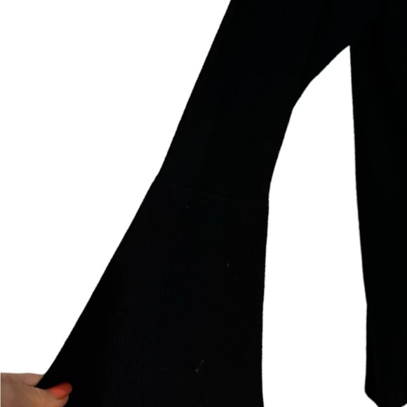* ❤️PERFECT for FALL/WINTER LANE BRYANT BLACK SWEATER FLUTED SLEEVES 18/20 - Picture 5 of 7